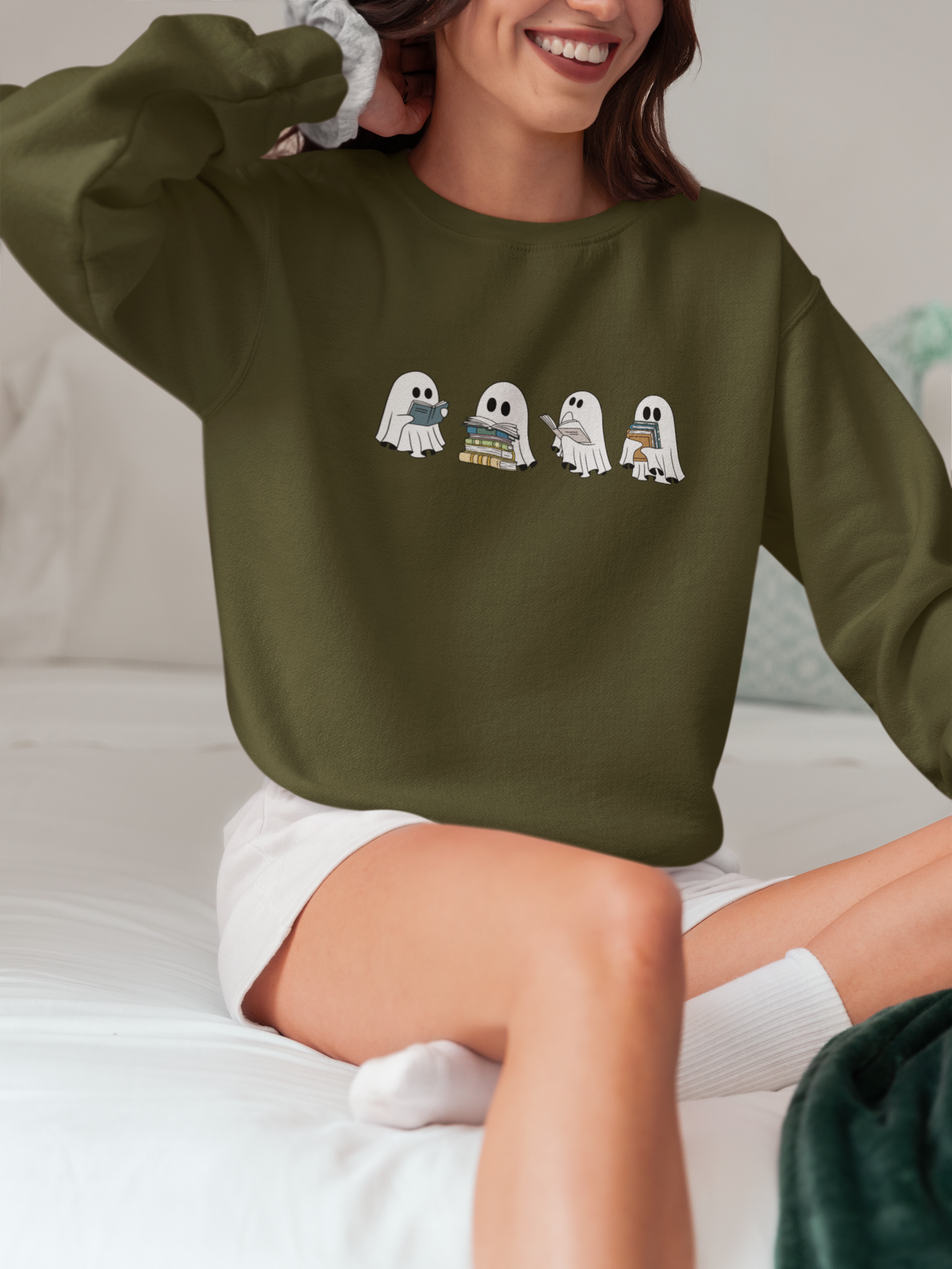 Cozy Fall Sweatshirt with Adorable Reading Ghosts – Perfect for Book Lovers!